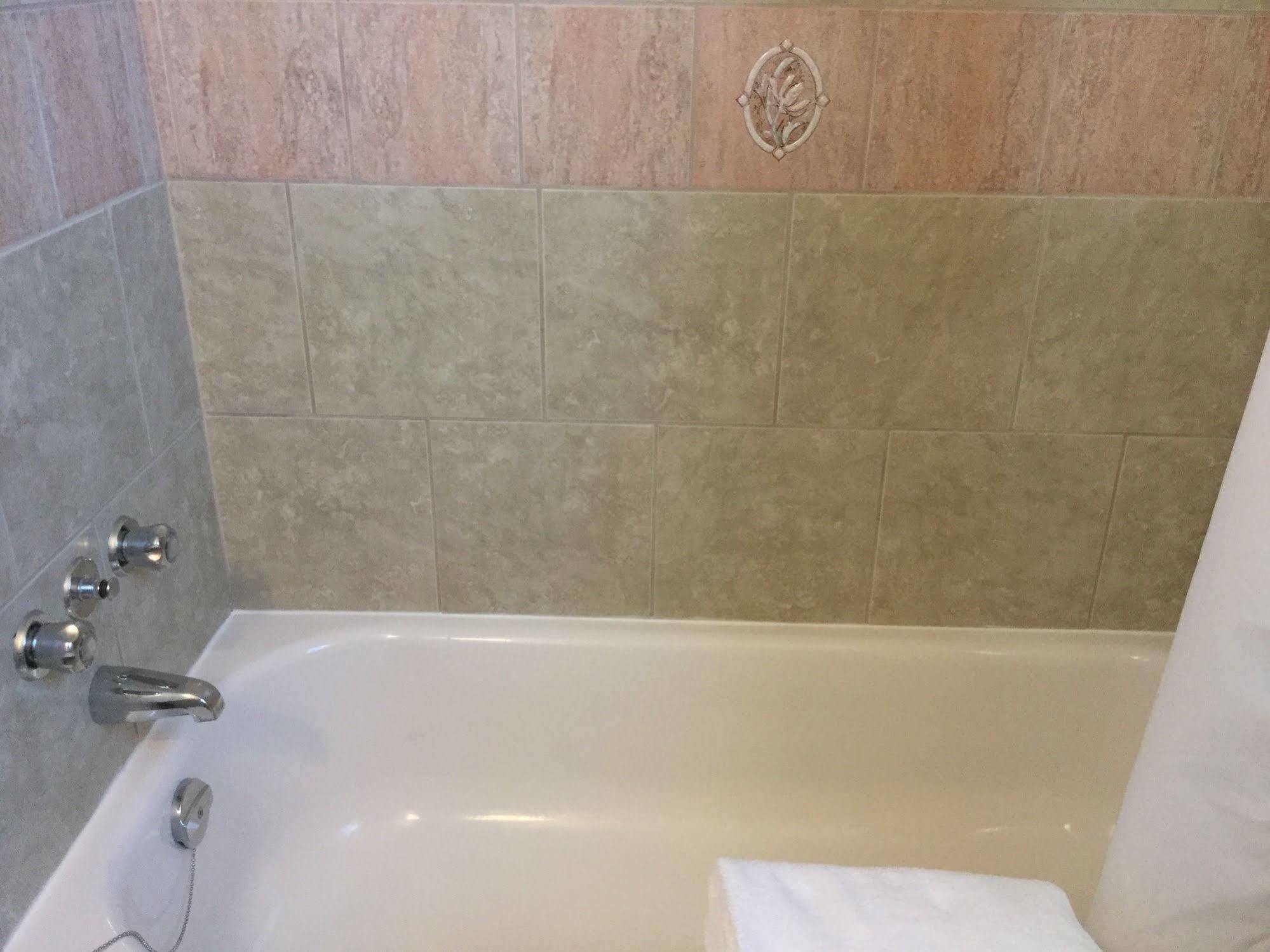 A1 Hotel Niagara Falls